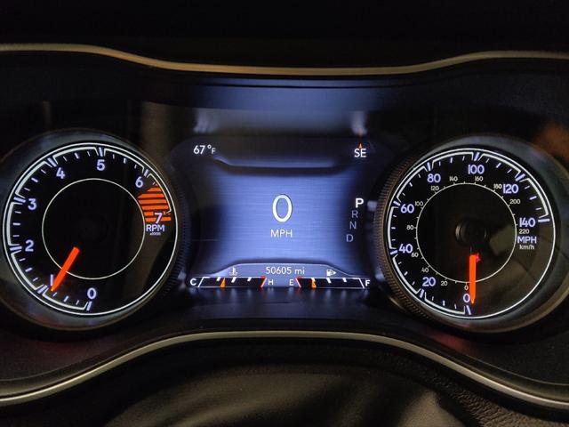 Photo of 2023 Gray Jeep Cherokee