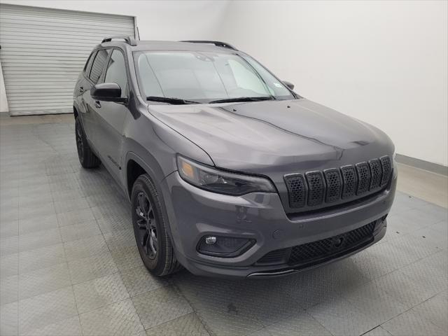 Photo of 2023 Gray Jeep Cherokee