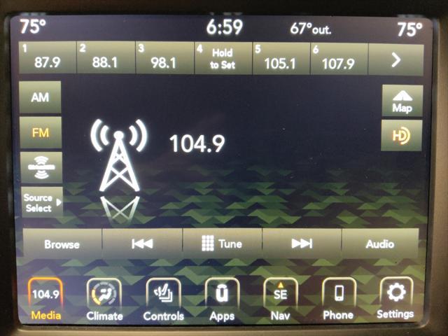 Photo of 2023 Gray Jeep Cherokee