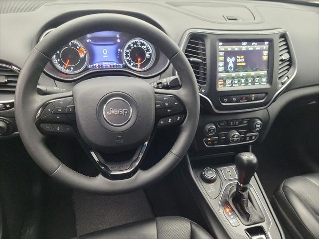 Photo of 2023 Gray Jeep Cherokee