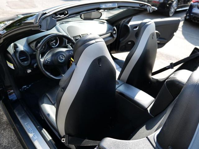 Photo of 2009 Black Mercedes-Benz SLK-Class