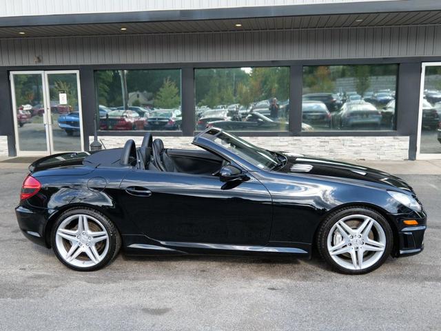 Photo of 2009 Black Mercedes-Benz SLK-Class
