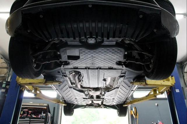 Photo of 2019 Selenite Grey Metallic Mercedes-Benz C-Class