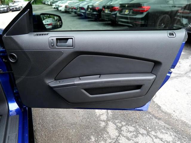 Photo of 2014 Deep Impact Blue Ford Mustang