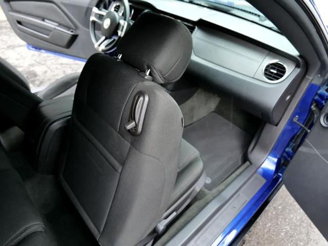 Photo of 2014 Deep Impact Blue Ford Mustang