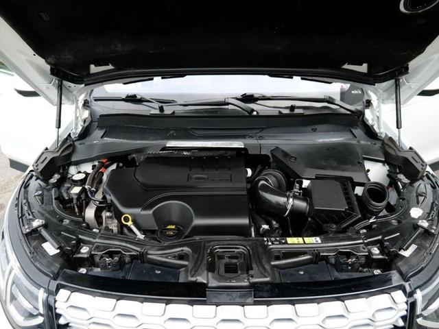 Photo of 2021 White Land Rover Discovery Sport