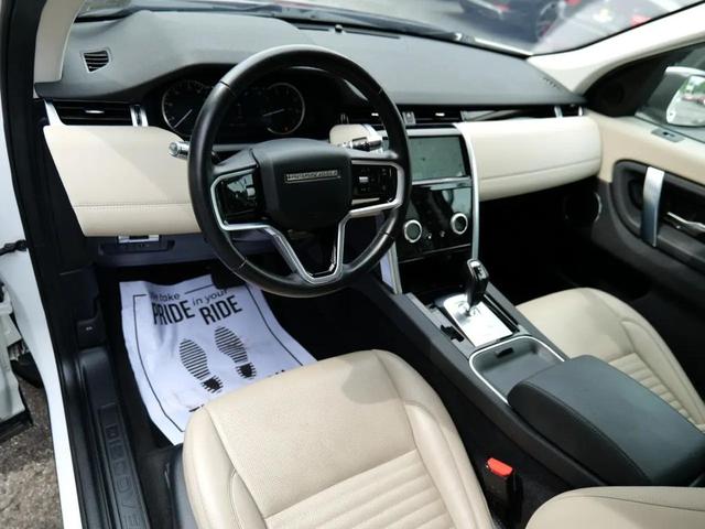 Photo of 2021 White Land Rover Discovery Sport