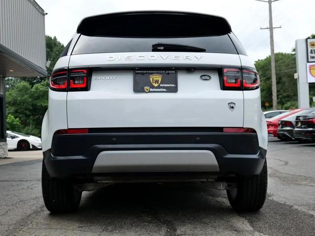 Photo of 2021 White Land Rover Discovery Sport