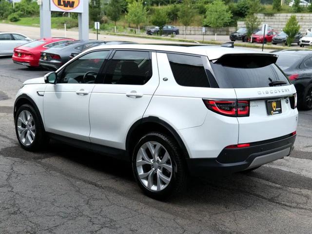 Photo of 2021 White Land Rover Discovery Sport