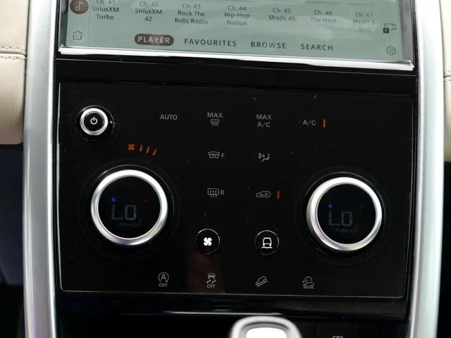 Photo of 2021 White Land Rover Discovery Sport