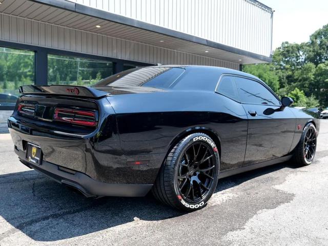 Photo of 2019 Pitch Black Clearcoat Dodge Challenger