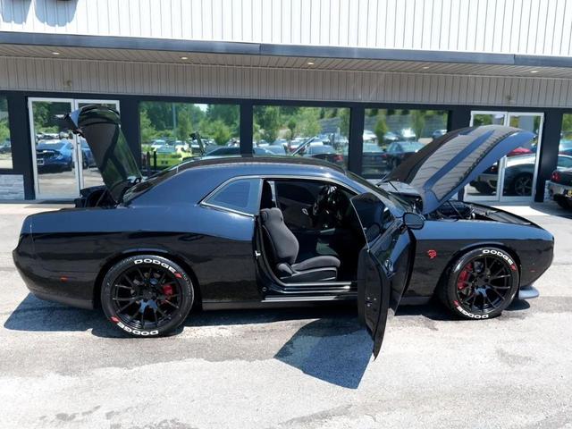 Photo of 2019 Pitch Black Clearcoat Dodge Challenger