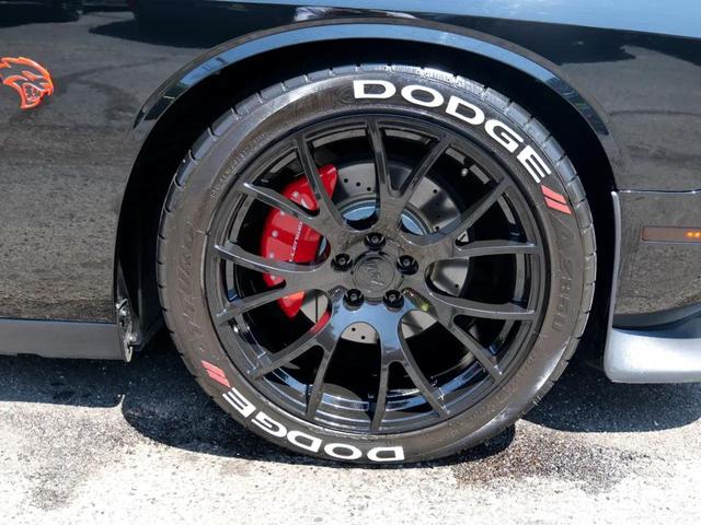 Photo of 2019 Pitch Black Clearcoat Dodge Challenger