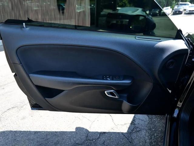 Photo of 2019 Pitch Black Clearcoat Dodge Challenger