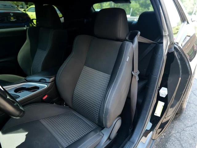 Photo of 2019 Pitch Black Clearcoat Dodge Challenger