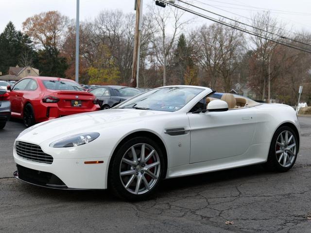 Photo of 2015 White Aston Martin V8 Vantage