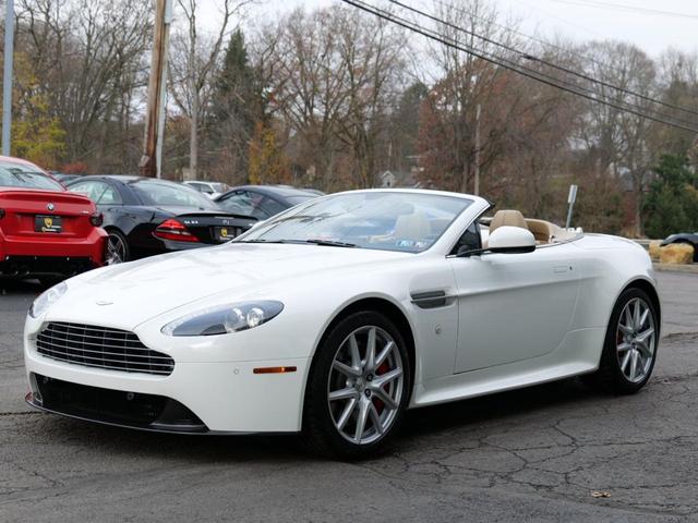 Photo of 2015 White Aston Martin V8 Vantage