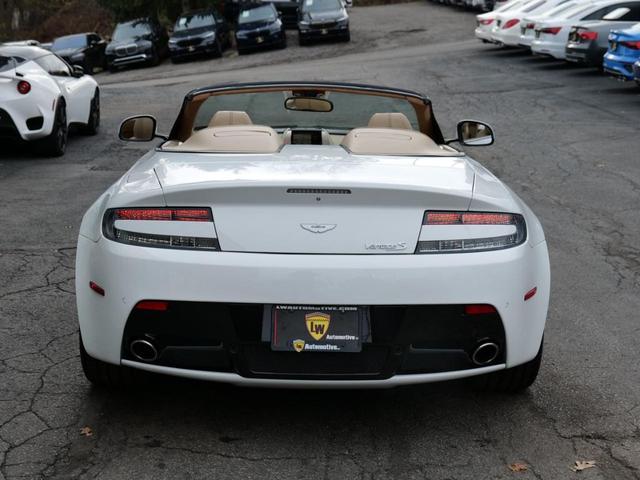 Photo of 2015 White Aston Martin V8 Vantage