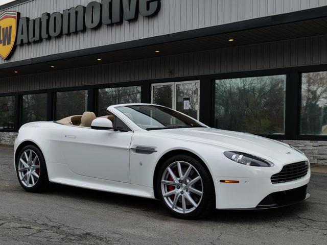Photo of 2015 White Aston Martin V8 Vantage
