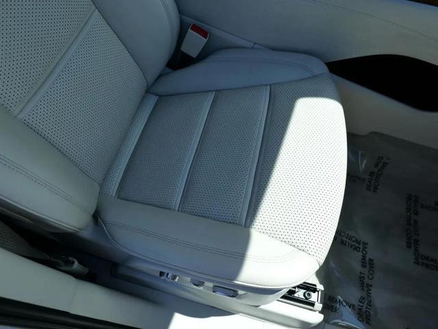 Photo of 2021 Crystal White Tricoat Cadillac Escalade