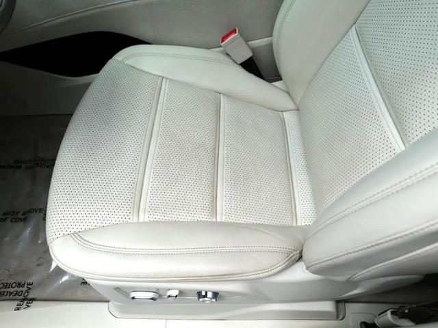 Photo of 2021 Crystal White Tricoat Cadillac Escalade