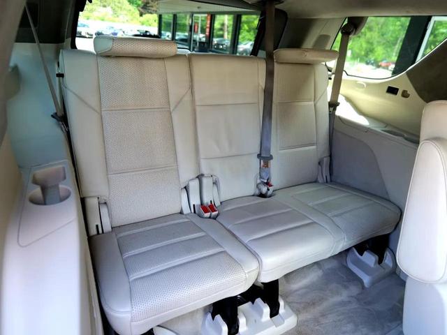 Photo of 2021 Crystal White Tricoat Cadillac Escalade