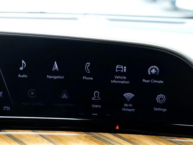 Photo of 2021 Crystal White Tricoat Cadillac Escalade