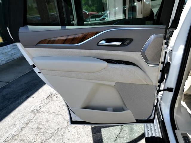 Photo of 2021 Crystal White Tricoat Cadillac Escalade