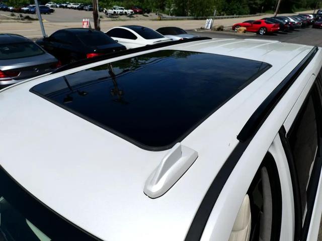 Photo of 2021 Crystal White Tricoat Cadillac Escalade