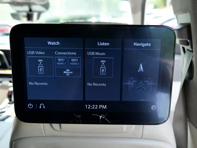 Photo of 2021 Crystal White Tricoat Cadillac Escalade
