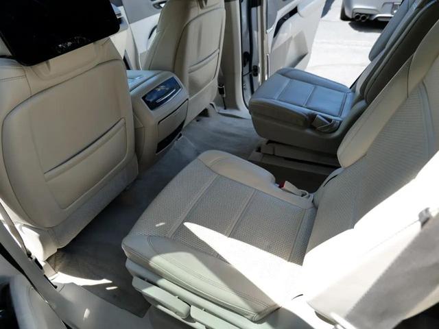 Photo of 2021 Crystal White Tricoat Cadillac Escalade