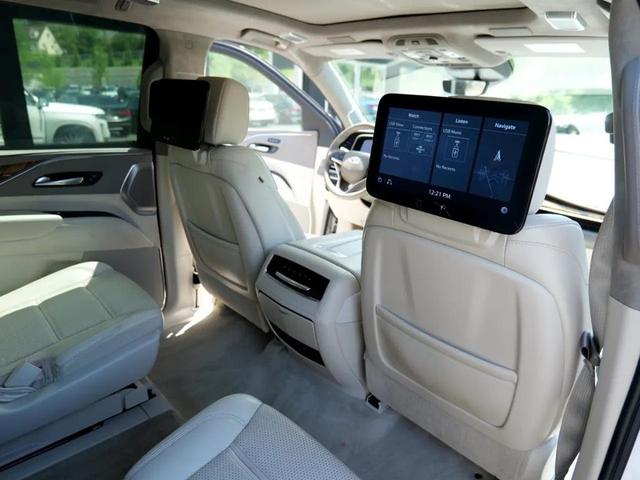 Photo of 2021 Crystal White Tricoat Cadillac Escalade