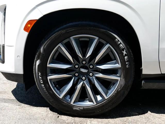 Photo of 2021 Crystal White Tricoat Cadillac Escalade