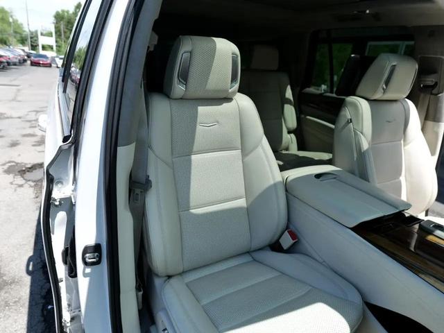 Photo of 2021 Crystal White Tricoat Cadillac Escalade