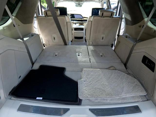 Photo of 2021 Crystal White Tricoat Cadillac Escalade