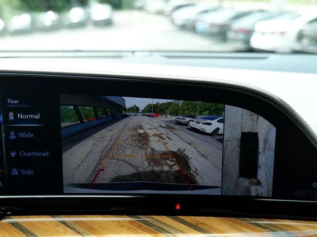 Photo of 2021 Crystal White Tricoat Cadillac Escalade
