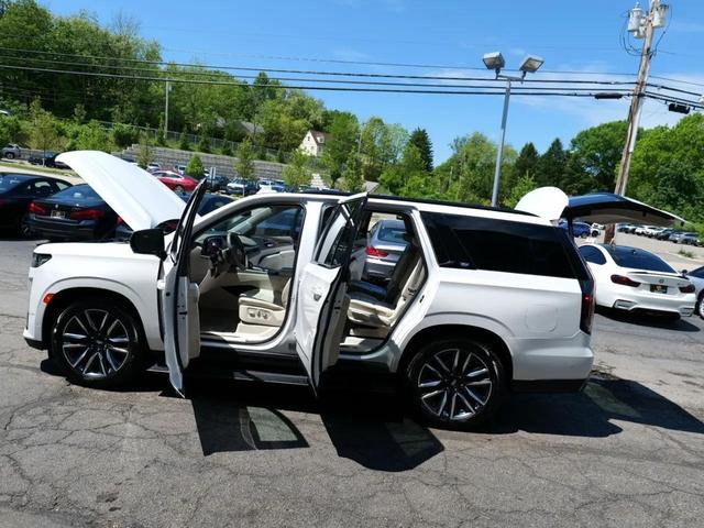 Photo of 2021 Crystal White Tricoat Cadillac Escalade