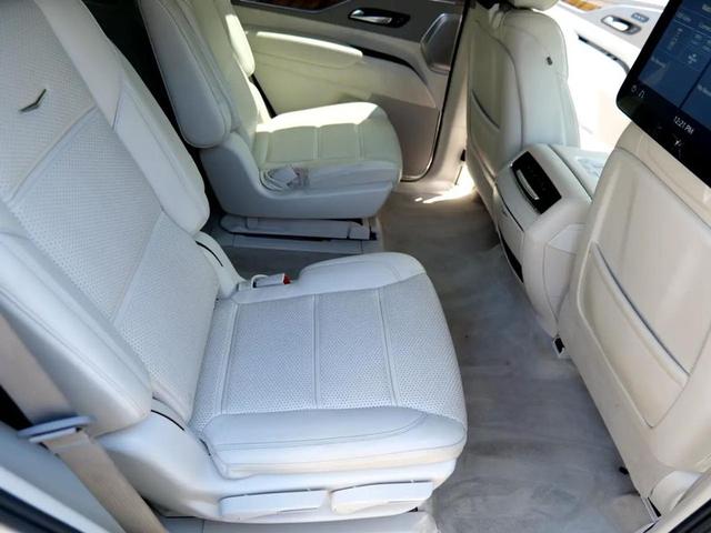 Photo of 2021 Crystal White Tricoat Cadillac Escalade