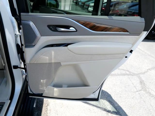 Photo of 2021 Crystal White Tricoat Cadillac Escalade