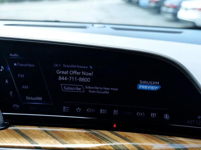 Photo of 2021 Crystal White Tricoat Cadillac Escalade