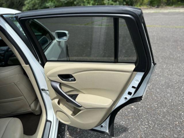 Photo of 2015 White Diamond Pearl Acura RDX