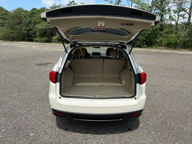 Photo of 2015 White Diamond Pearl Acura RDX