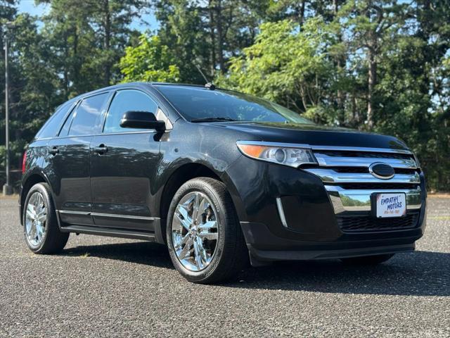 Photo of 2013 Tuxedo Black Metallic Ford Edge