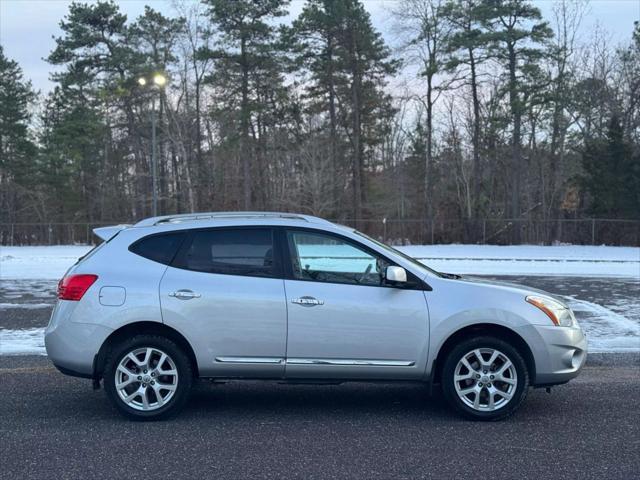 Photo of 2013 Brilliant Silver Metallic Nissan Rogue