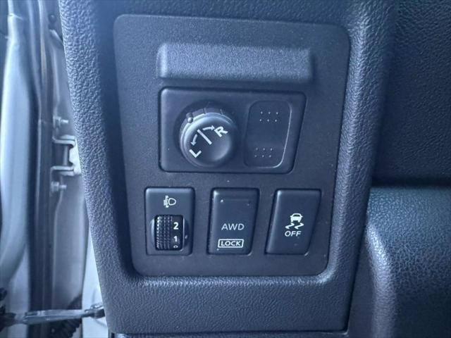 Photo of 2013 Brilliant Silver Metallic Nissan Rogue