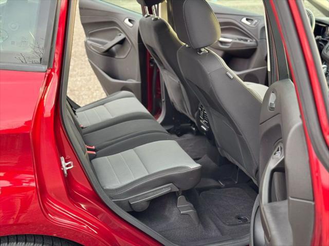 Photo of 2015 maroon Ford C-Max Hybrid