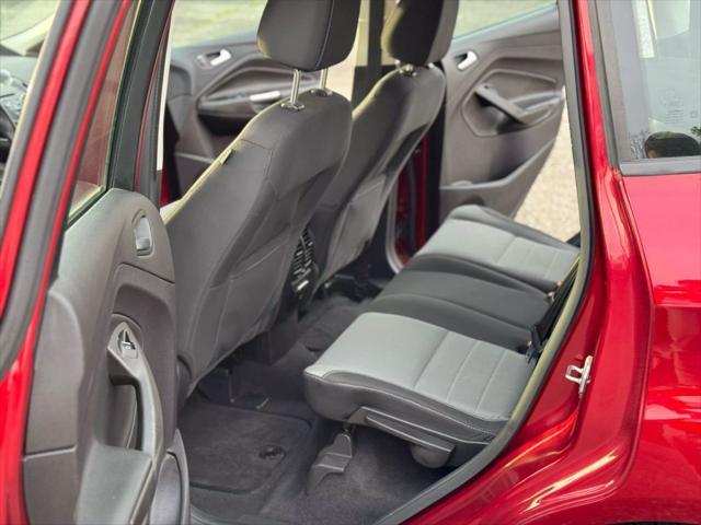 Photo of 2015 maroon Ford C-Max Hybrid