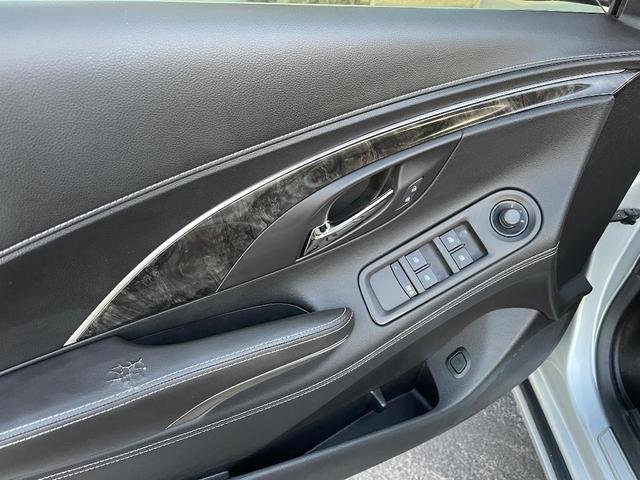 Photo of 2014 Silver Metallic Buick LaCrosse