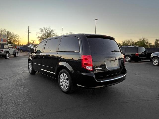 Photo of 2015 Black Dodge Grand Caravan