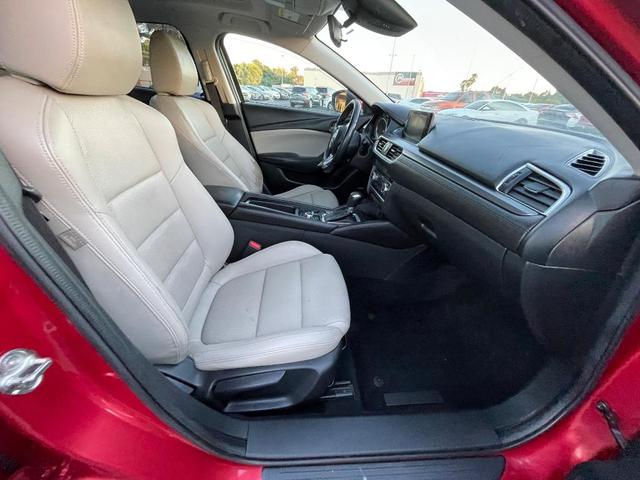 Photo of 2017 Soul Red Metallic Mazda Mazda6
